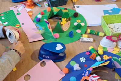 Création de chapeaux colorés pour Carnaval - Agrandir l'image 11 sur 24, fenêtre modale